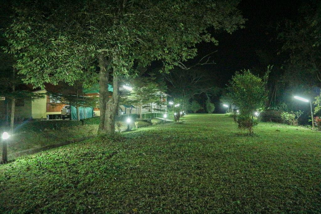 Baan Khue Wieng Resort Mae Sariang Ngoại thất bức ảnh
